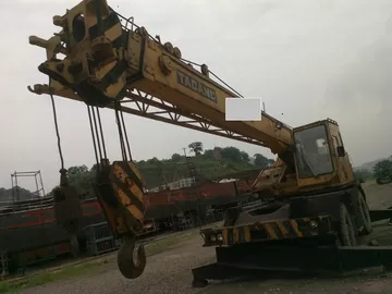 USED TADANO TR-180E 18t Rough terrain crane for sale original japan supplier