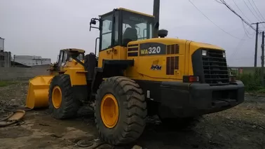 Japan Made Used KOMATSU WA320-5 4Ton Wheel Loader For Sale supplier